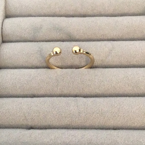 14K Yellow Gold Open Design Ring - Picture 3 of 6